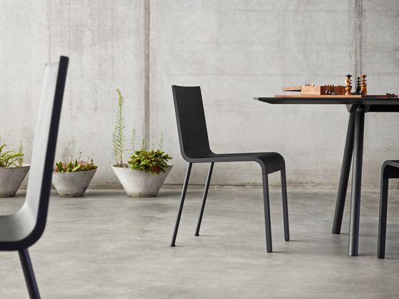 .03 maarten van severed chair
