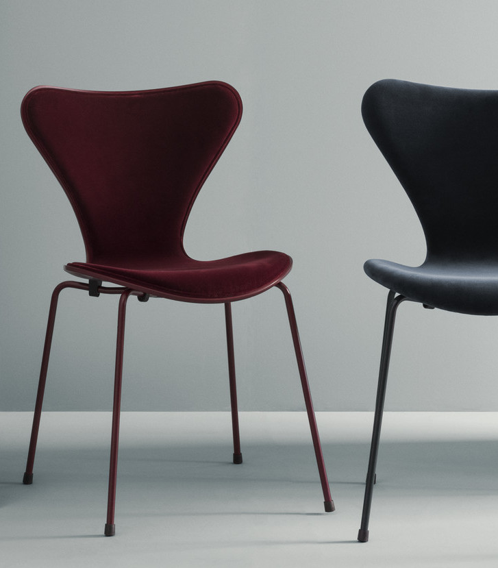 Arne Jacobsen lala Berlin Republic of Fritz Hansen grand prix chair