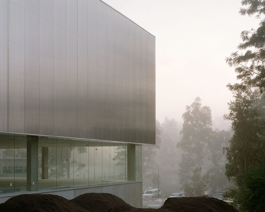 Building J Museum Discovery Centre Sydney lahznimmo glass and mist