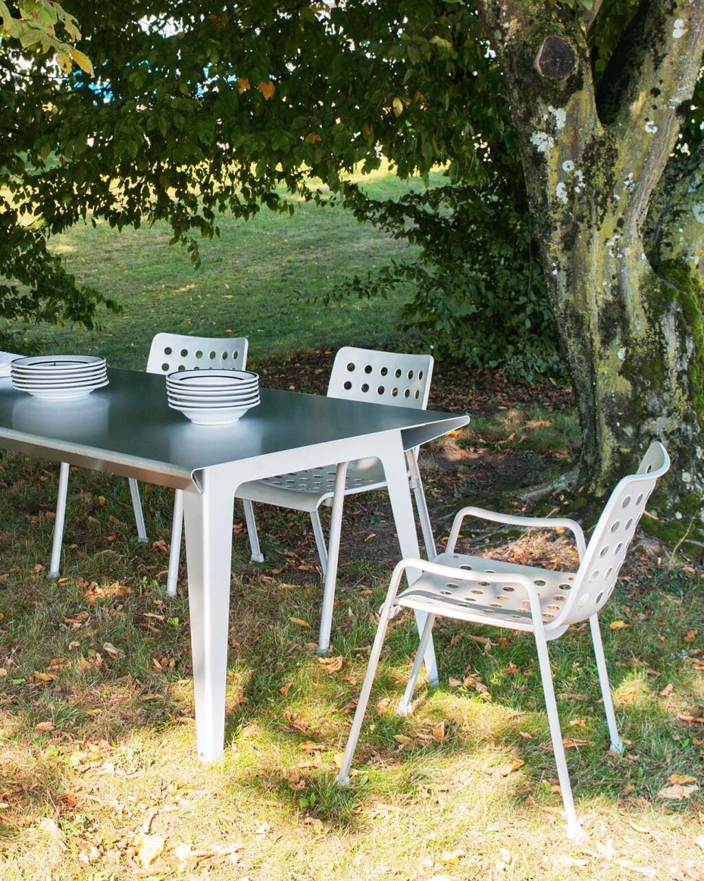 Lehni Flex 2.0 table in the garden