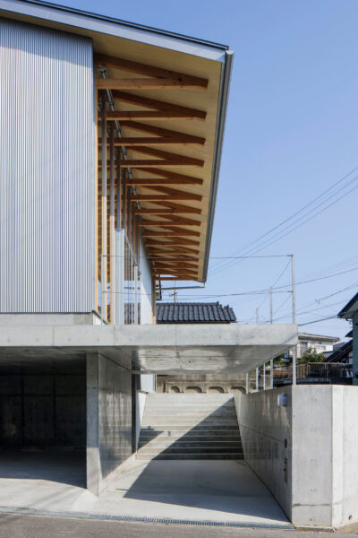 mizukami architects fukui house exterior steps